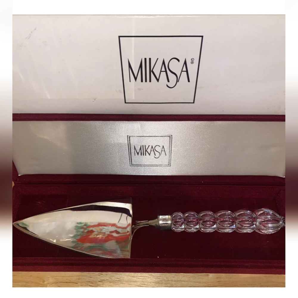 🕰 Mikasa Silver & Crystal Pie Server